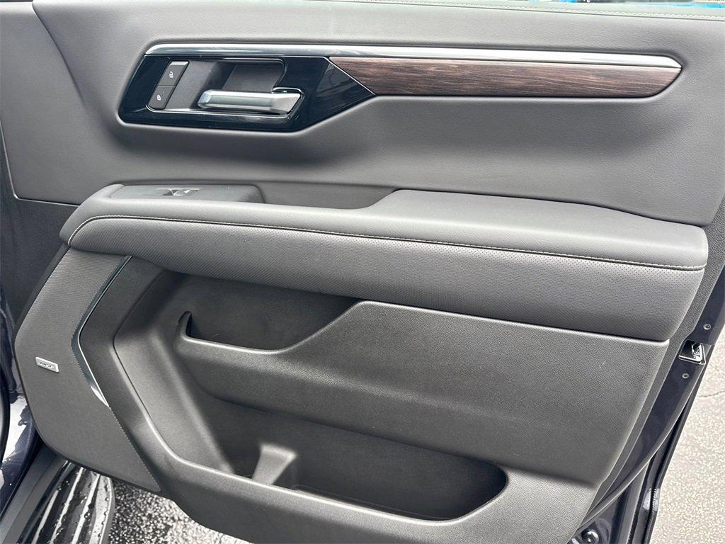 new 2025 Chevrolet Suburban car, priced at $79,120