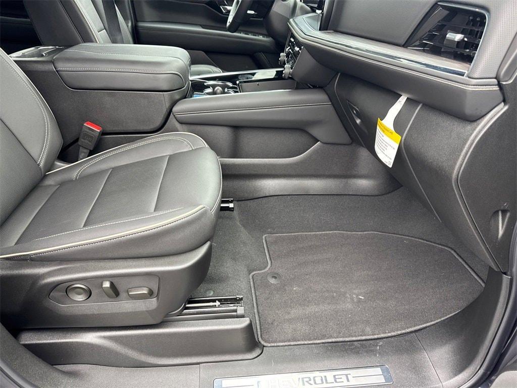 new 2025 Chevrolet Suburban car, priced at $79,120