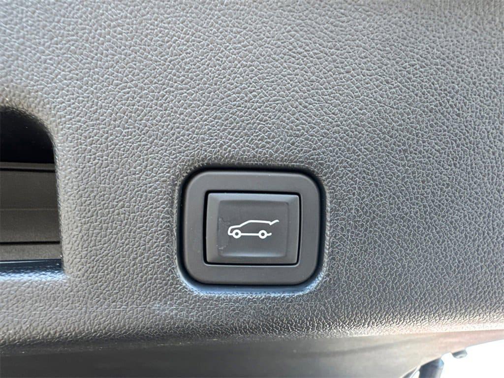 used 2024 GMC Acadia car, priced at $39,314
