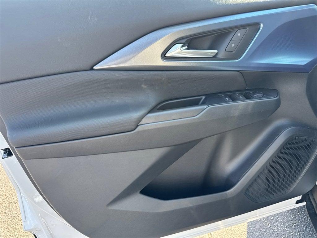new 2025 Chevrolet Equinox EV car, priced at $36,015