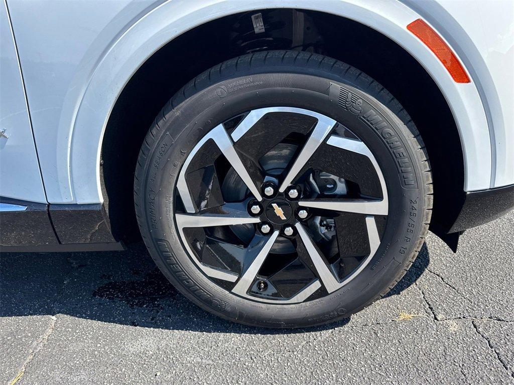 new 2025 Chevrolet Equinox EV car, priced at $36,015