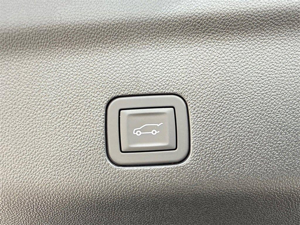 new 2025 Chevrolet Suburban car, priced at $76,340