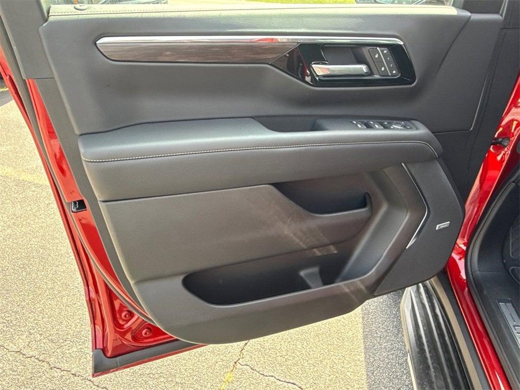 new 2025 Chevrolet Suburban car, priced at $76,340