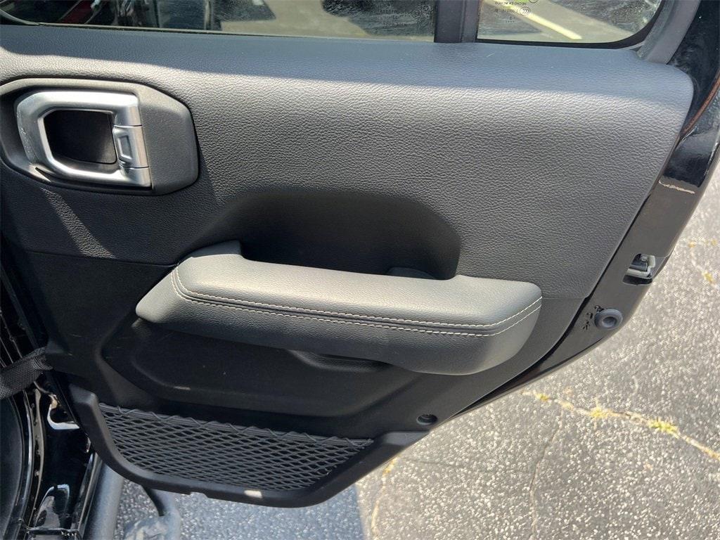 used 2022 Jeep Wrangler Unlimited car, priced at $32,614