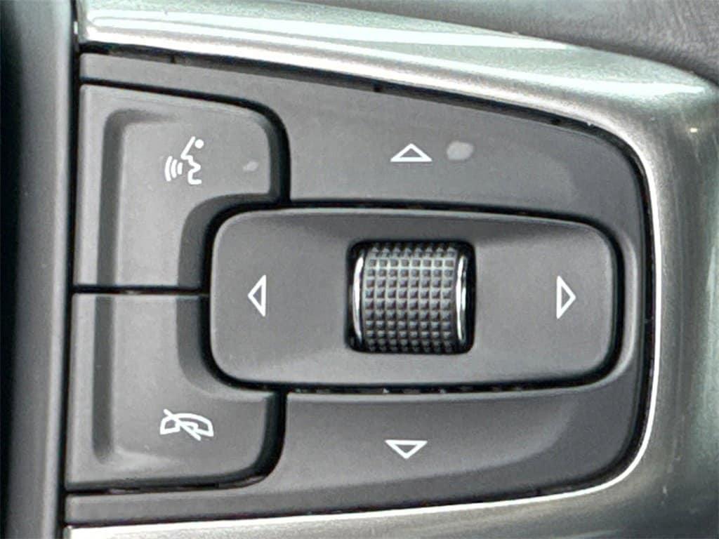 used 2023 Chevrolet Suburban car, priced at $40,554