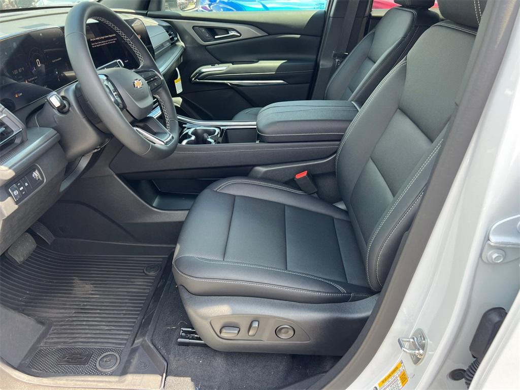 new 2026 Chevrolet Traverse car, priced at $46,410