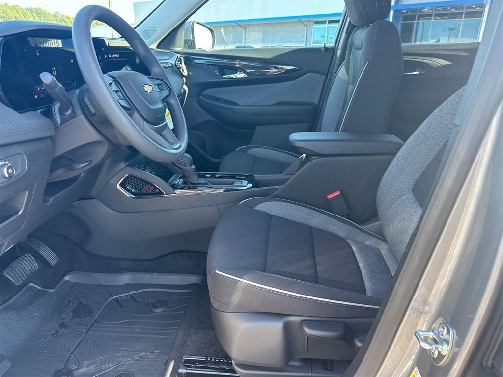 new 2026 Chevrolet TrailBlazer car, priced at $27,050