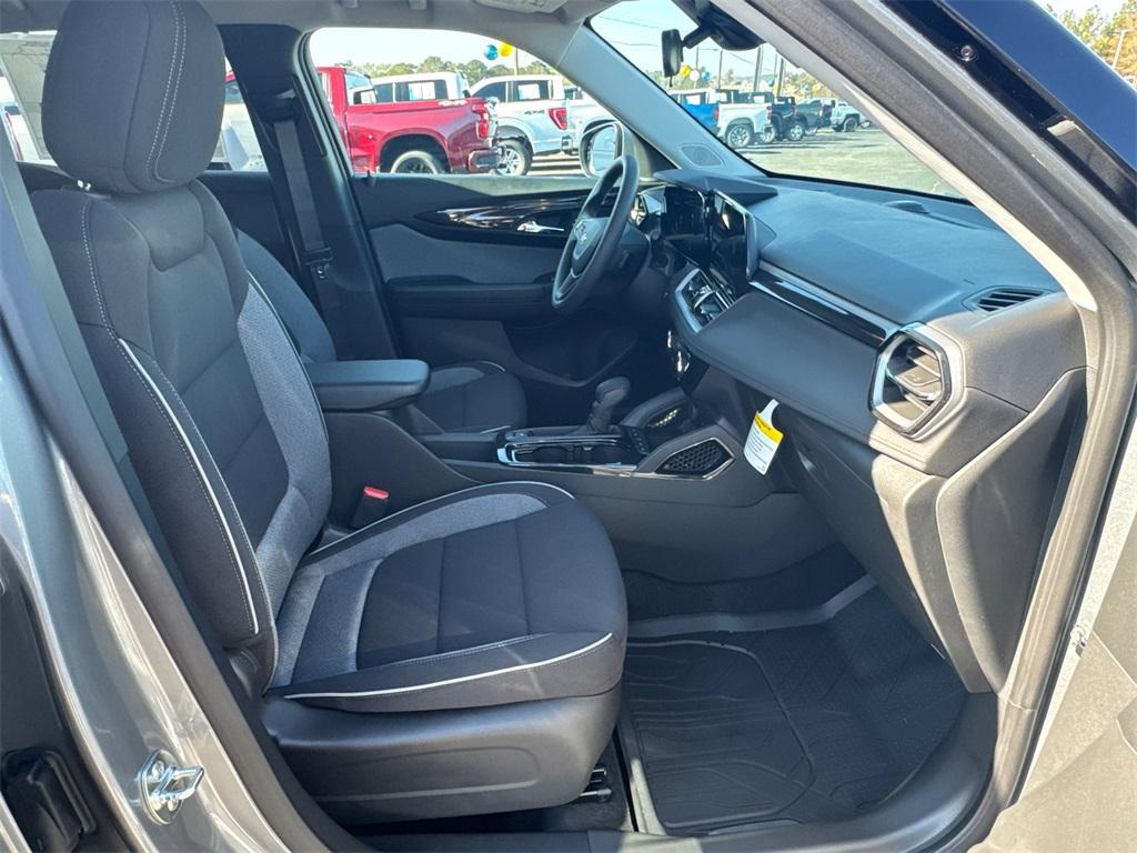 new 2026 Chevrolet TrailBlazer car, priced at $27,050