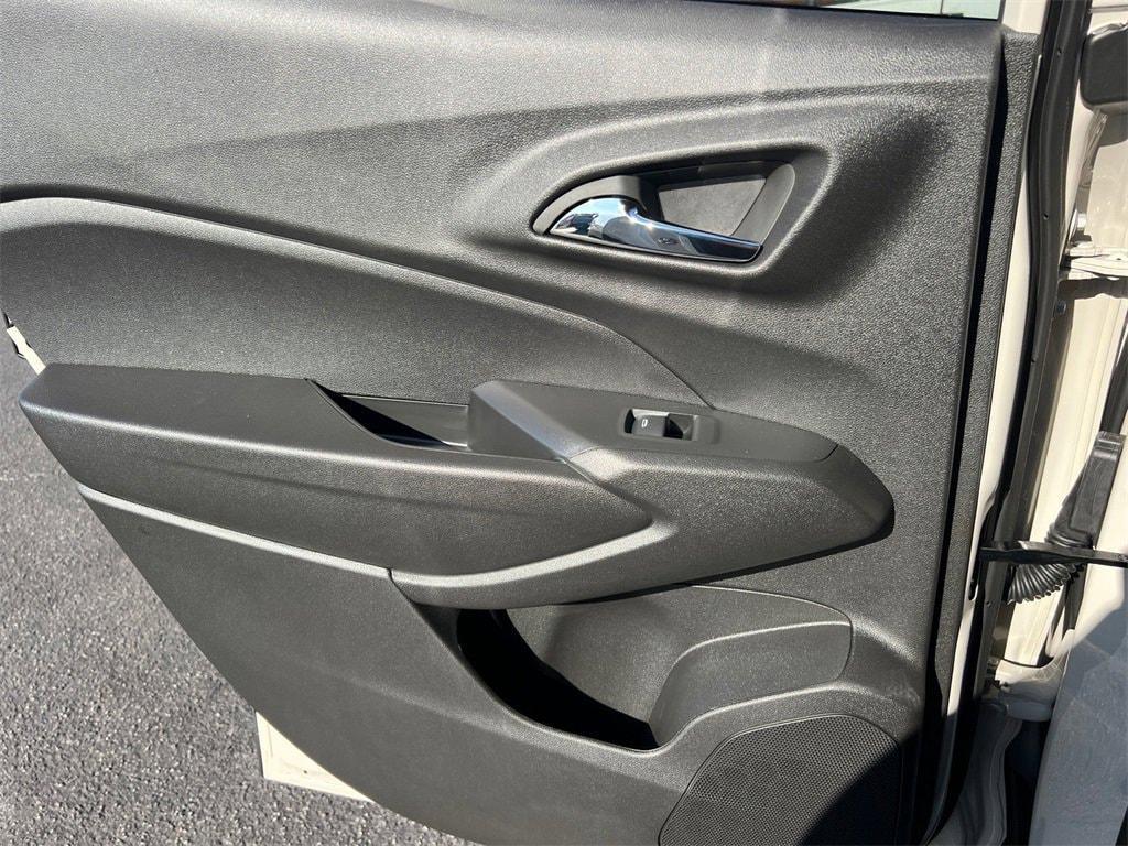 new 2026 Chevrolet Trax car, priced at $25,100