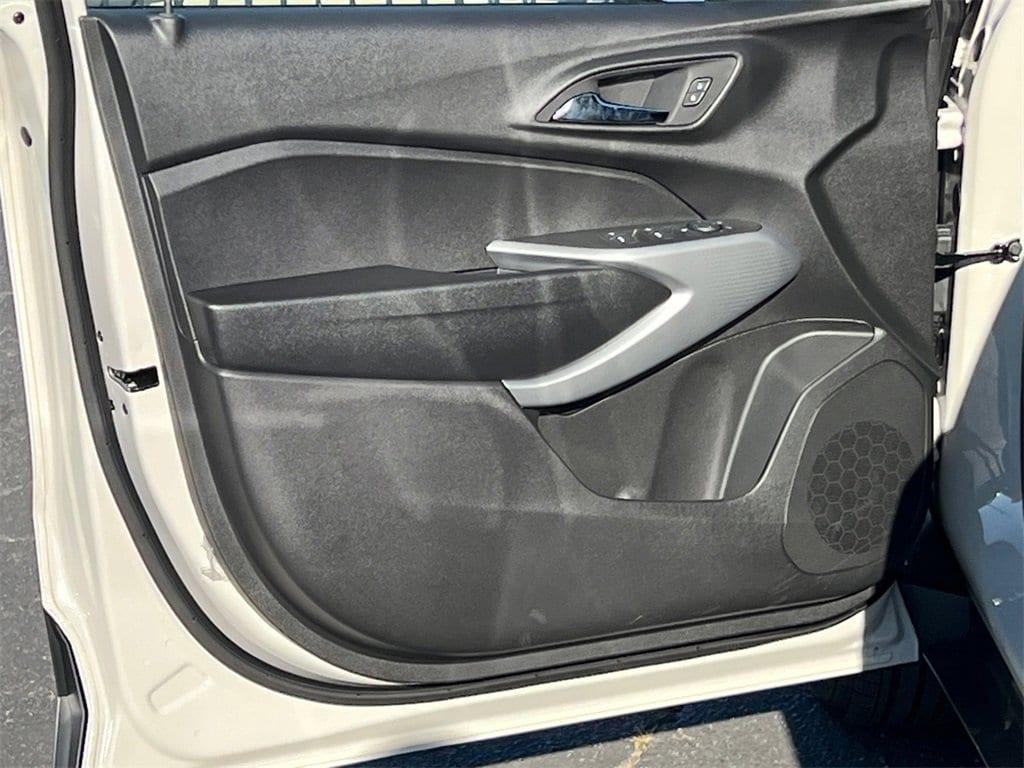 new 2026 Chevrolet Trax car, priced at $25,100