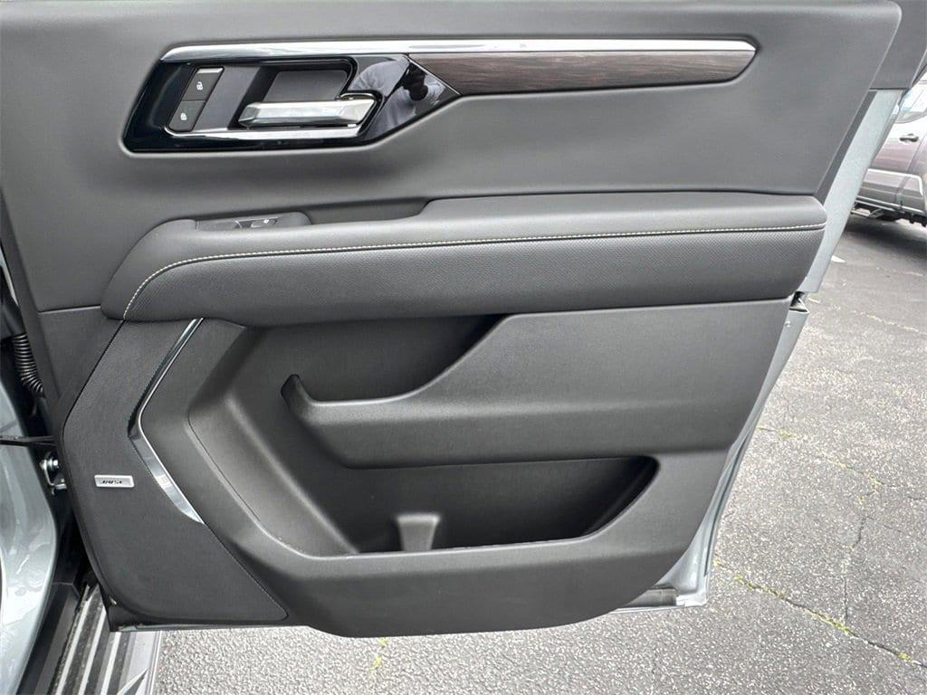 used 2025 Chevrolet Suburban car, priced at $76,759