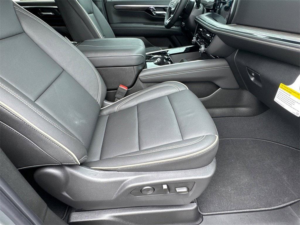 used 2025 Chevrolet Suburban car, priced at $76,759