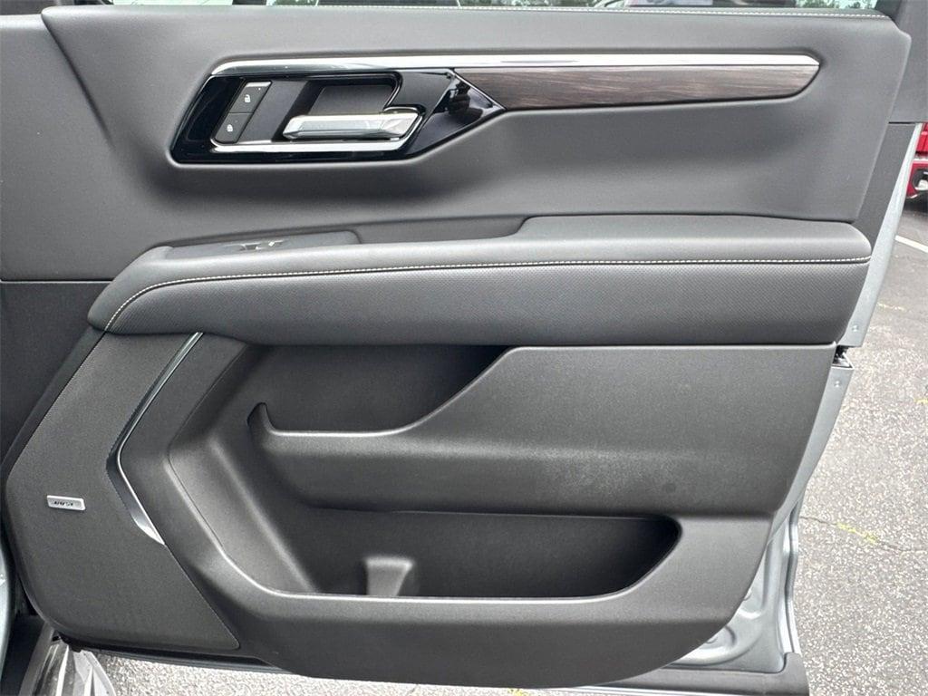 used 2025 Chevrolet Suburban car, priced at $76,759
