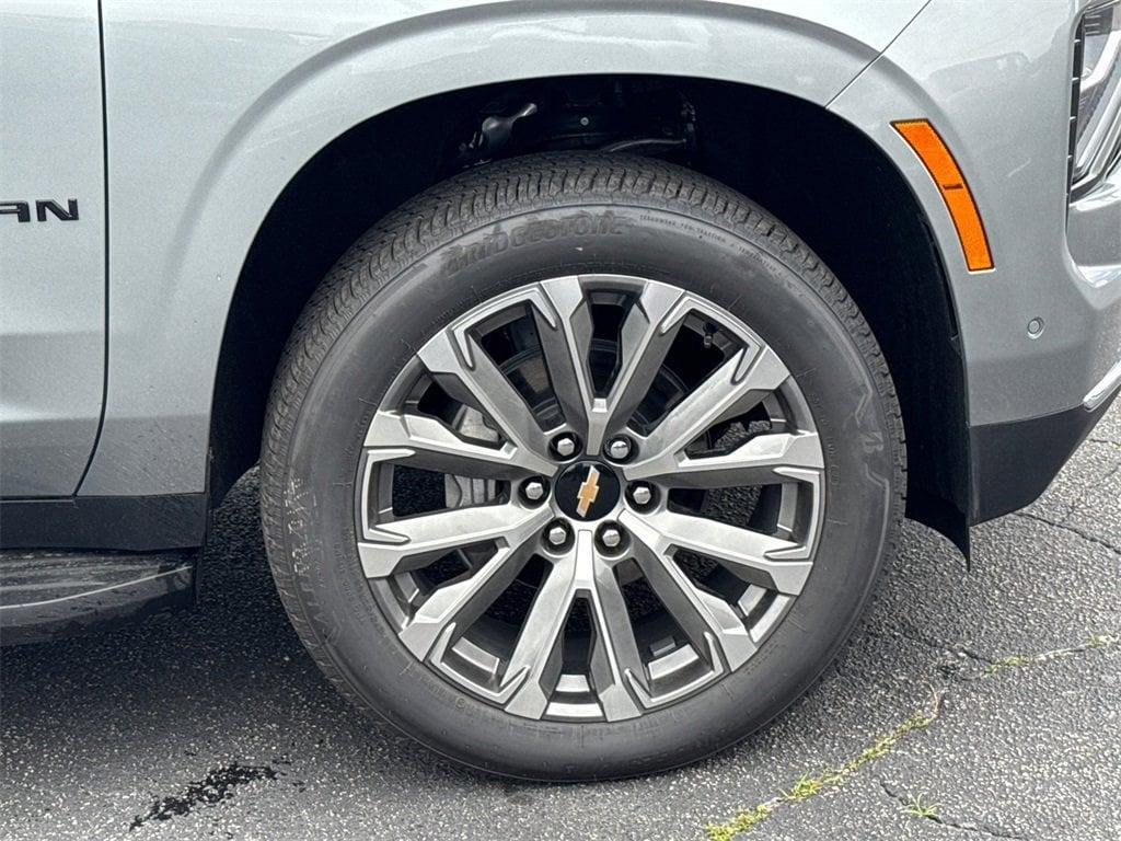 used 2025 Chevrolet Suburban car, priced at $76,759