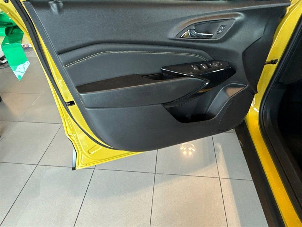 new 2025 Chevrolet Trax car, priced at $24,377