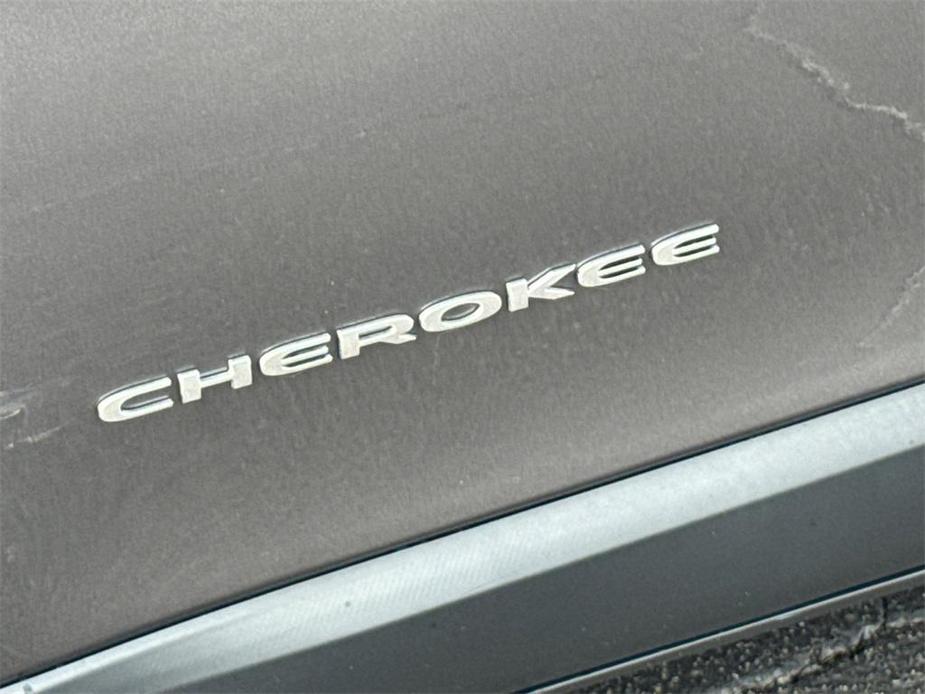 used 2019 Jeep Cherokee car, priced at $14,214