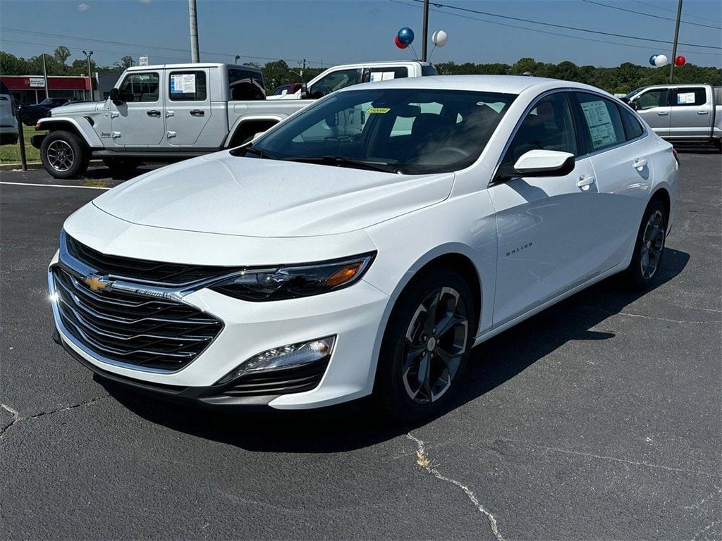 new 2025 Chevrolet Malibu car, priced at $25,880