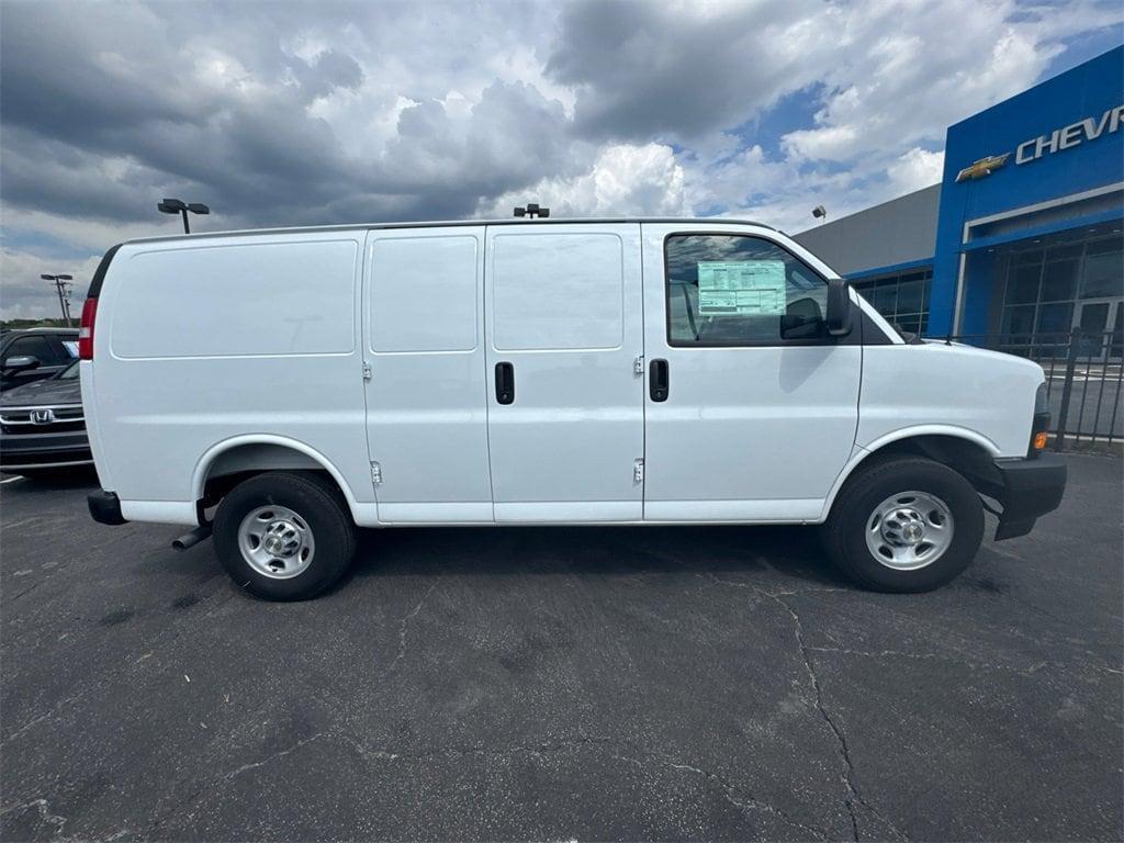 new 2025 Chevrolet Express 3500 car, priced at $48,197