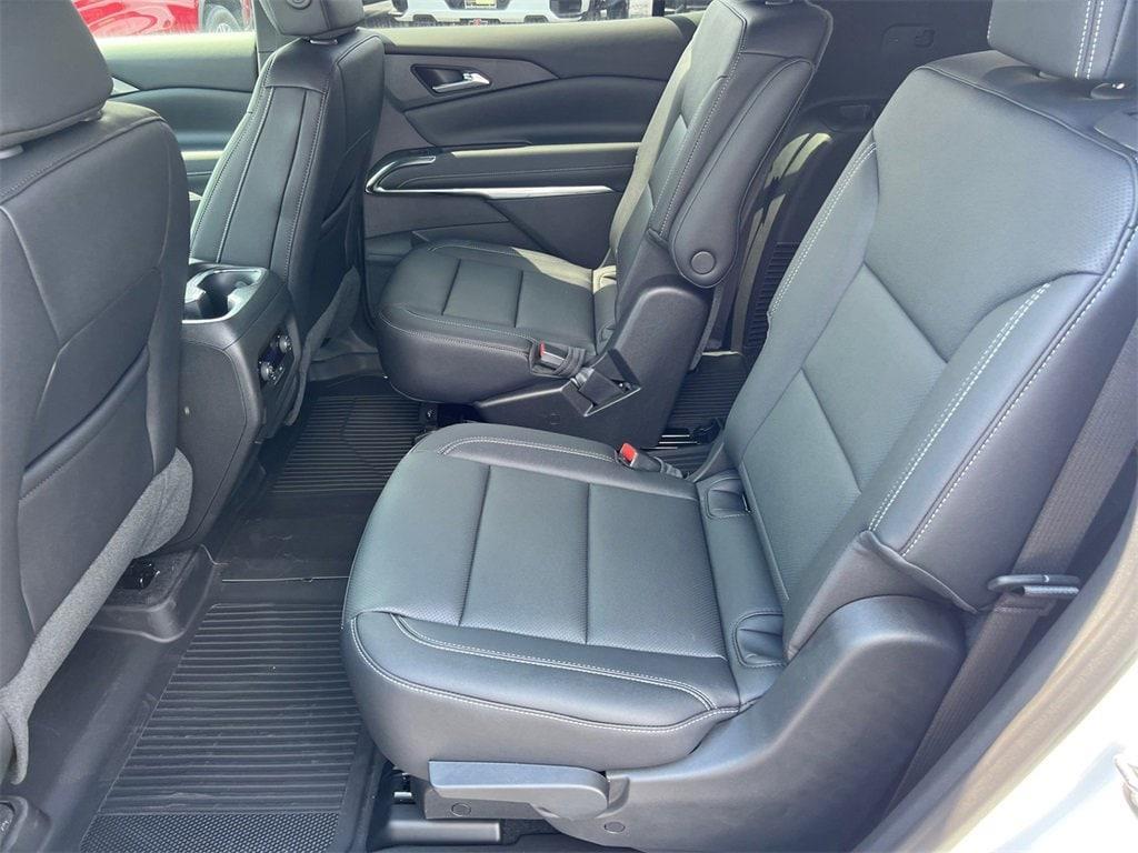new 2026 Chevrolet Traverse car, priced at $43,985