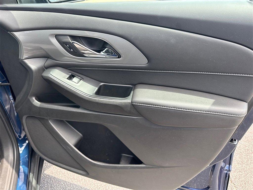 used 2022 Chevrolet Traverse car, priced at $24,514