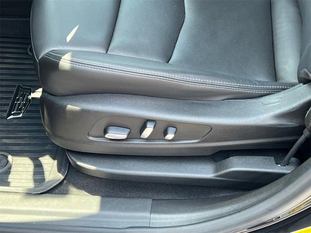 used 2023 Cadillac XT6 car, priced at $41,587
