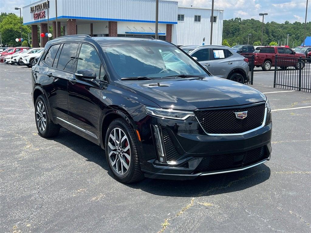 used 2023 Cadillac XT6 car, priced at $41,587
