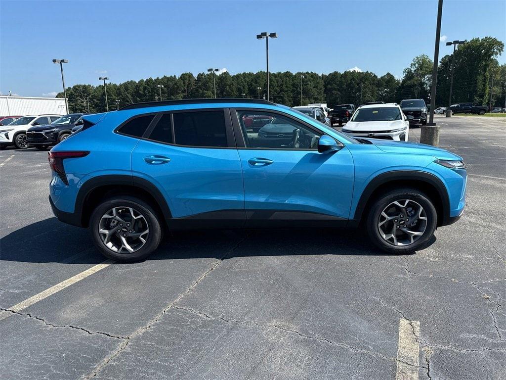 new 2025 Chevrolet Trax car, priced at $23,292