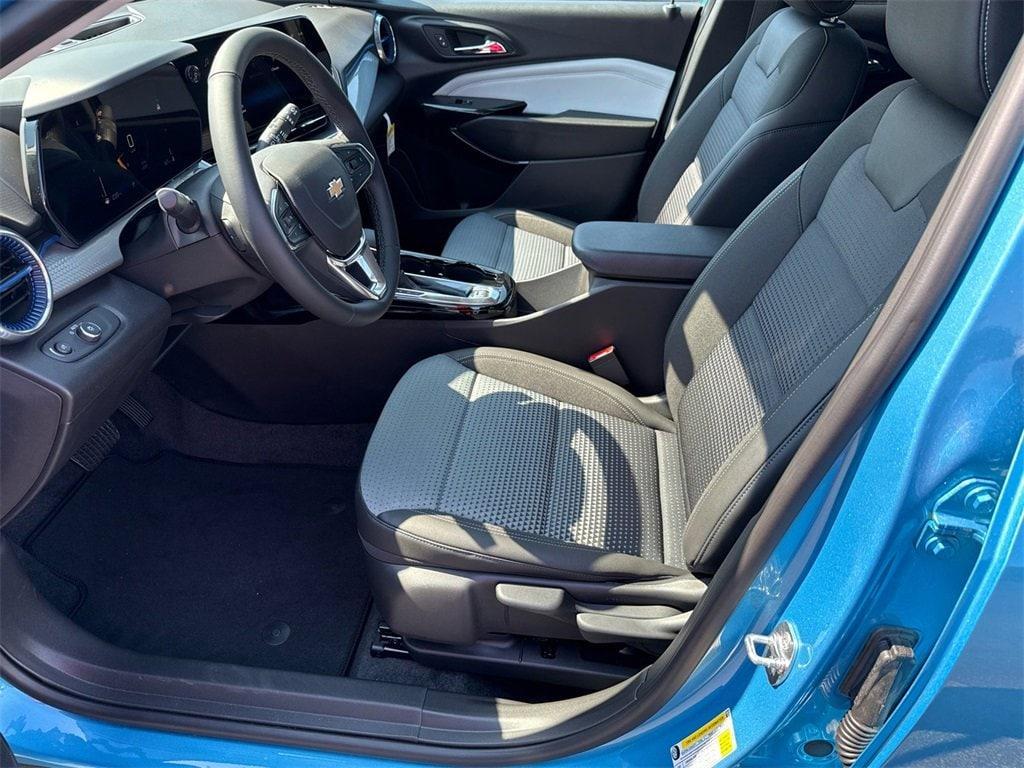 new 2025 Chevrolet Trax car, priced at $23,292