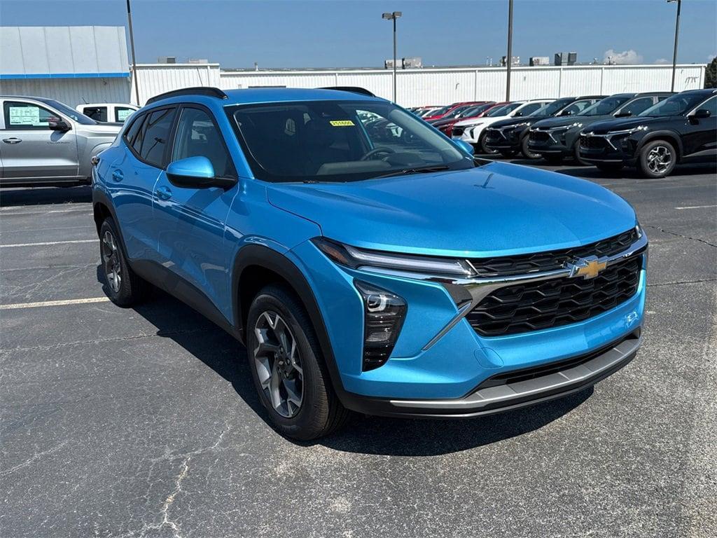 new 2025 Chevrolet Trax car, priced at $23,292