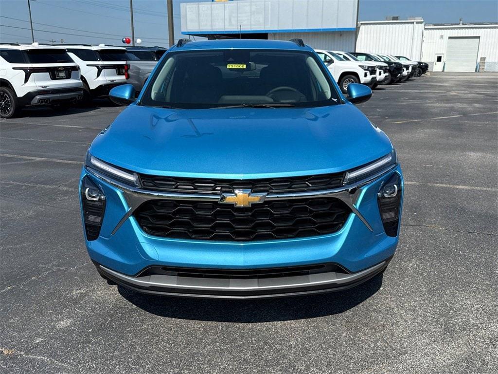 new 2025 Chevrolet Trax car, priced at $23,292