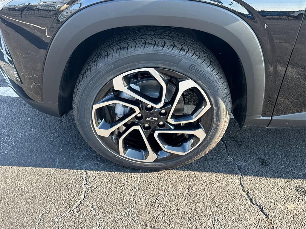 new 2026 Chevrolet Trax car, priced at $27,885