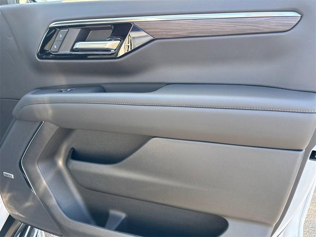new 2026 Chevrolet Suburban car, priced at $74,560