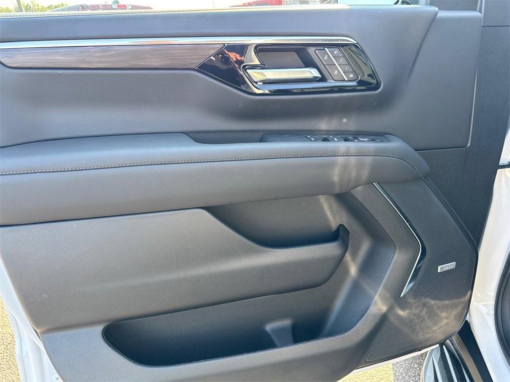 new 2026 Chevrolet Suburban car, priced at $74,560