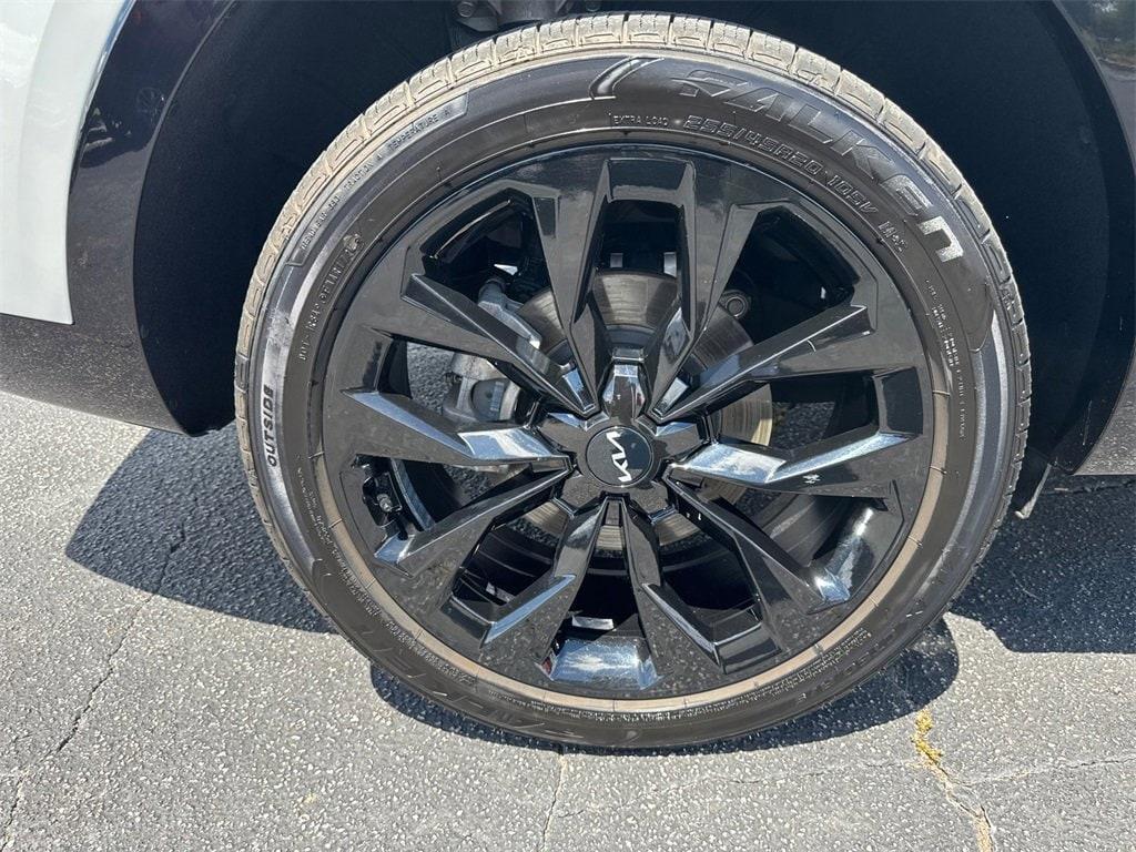 used 2023 Kia Sorento car, priced at $28,987
