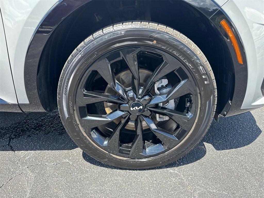 used 2023 Kia Sorento car, priced at $28,987