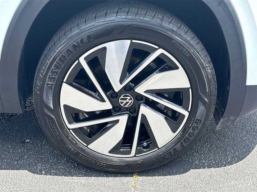 used 2024 Volkswagen Atlas car, priced at $32,556