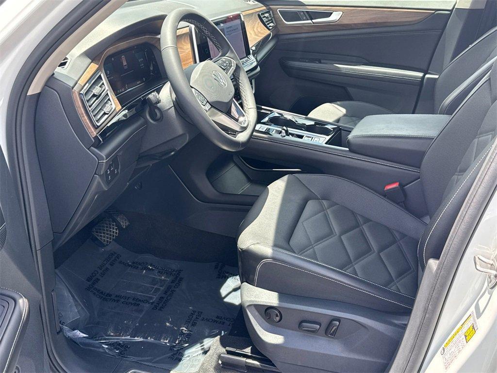 used 2024 Volkswagen Atlas car, priced at $32,556
