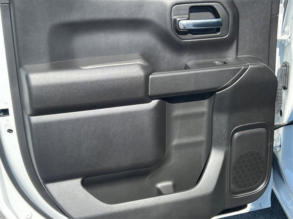 new 2025 Chevrolet Silverado 1500 car, priced at $40,305