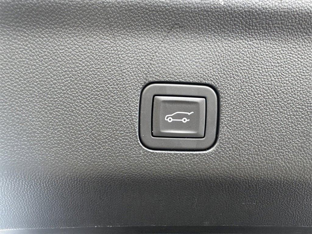 used 2025 GMC Yukon XL car, priced at $65,999