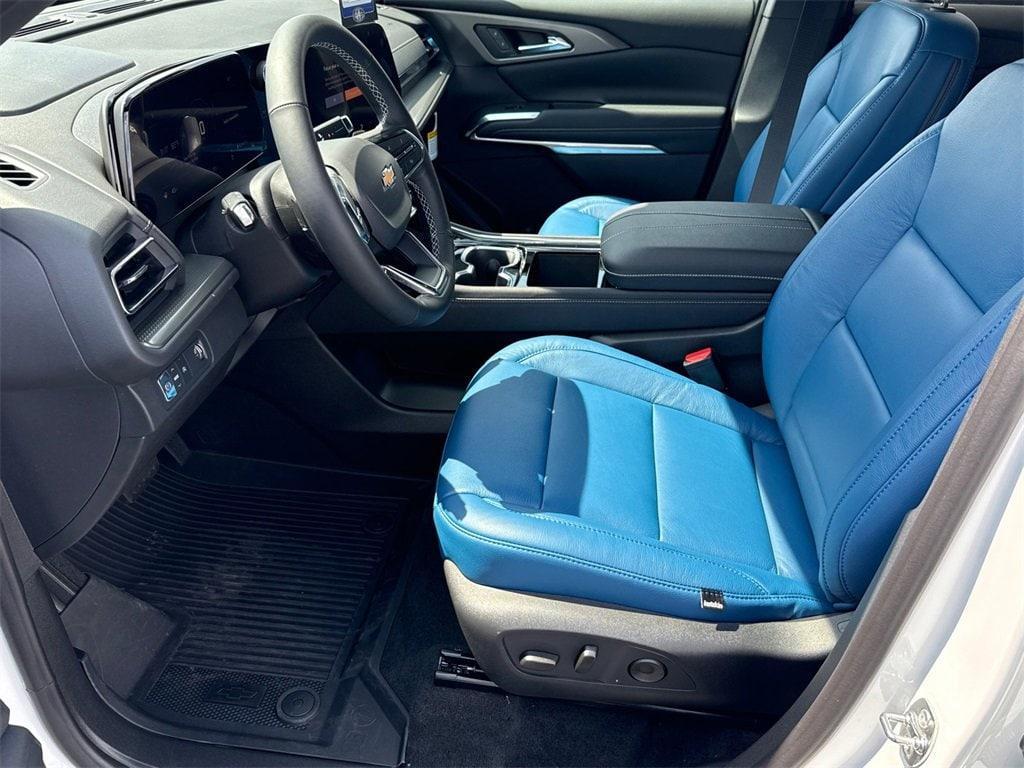 new 2025 Chevrolet Traverse car, priced at $42,804