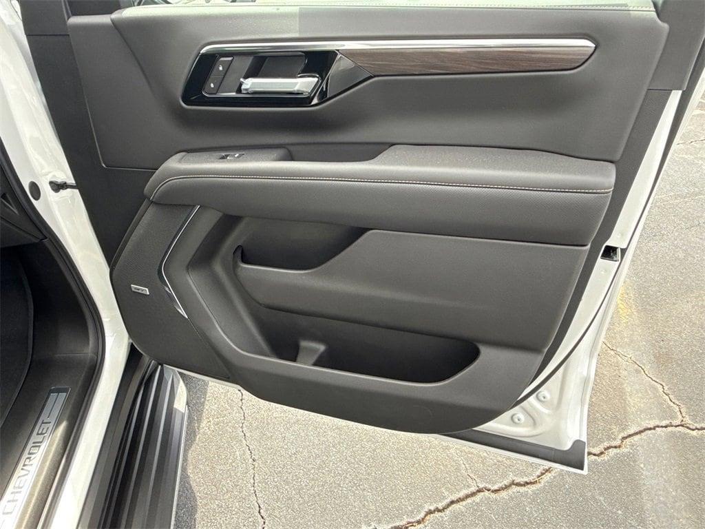 new 2025 Chevrolet Tahoe car, priced at $71,210