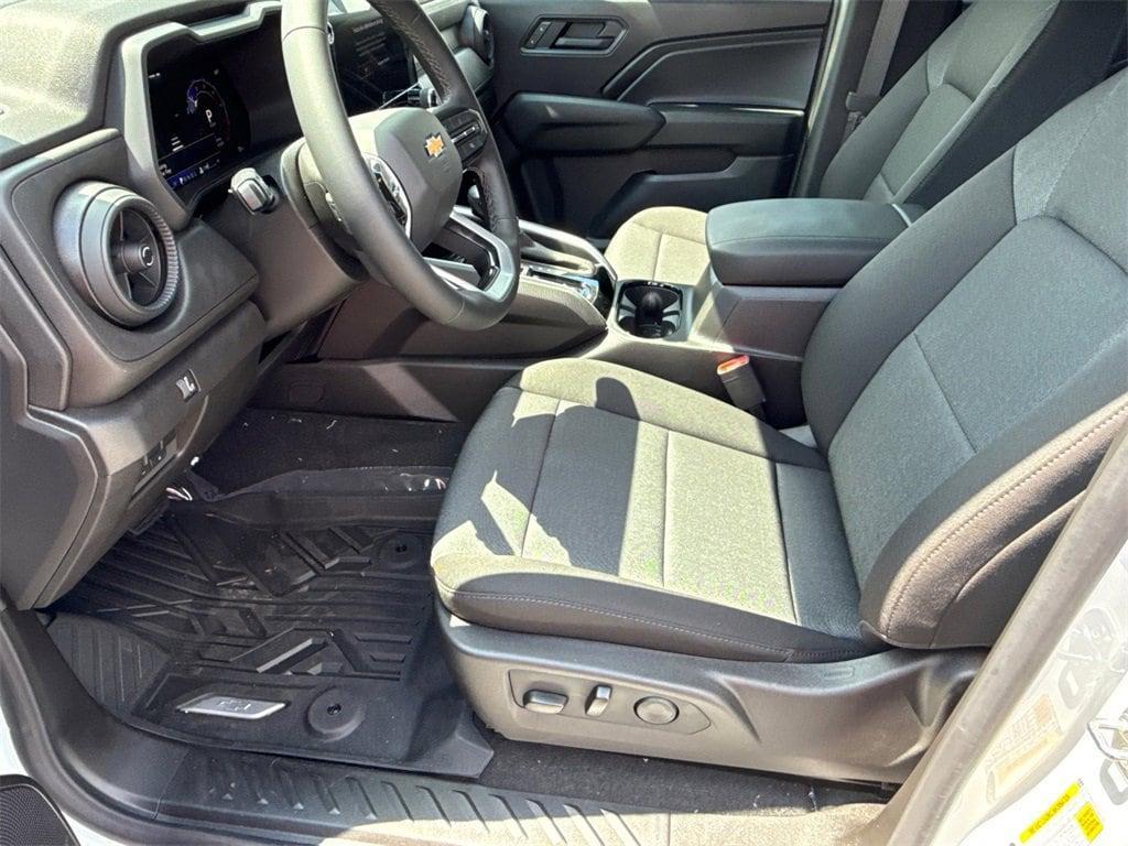 new 2025 Chevrolet Colorado car, priced at $33,395