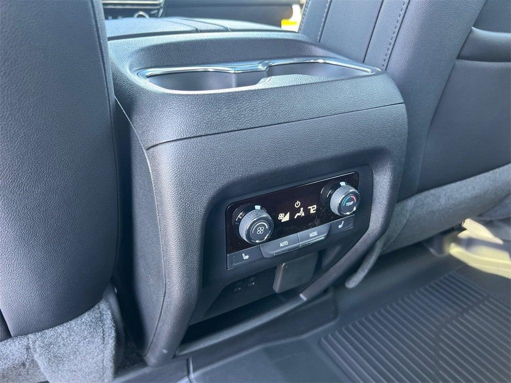 new 2026 Chevrolet Traverse car, priced at $57,153