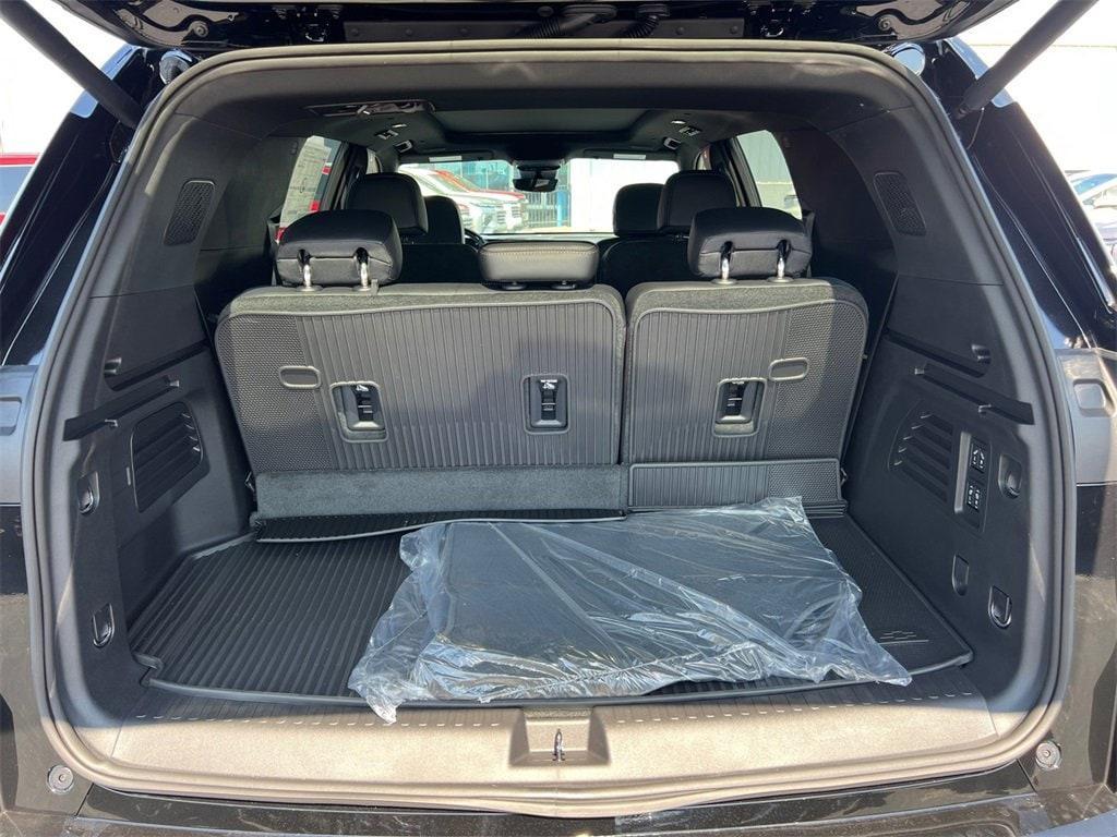 new 2026 Chevrolet Traverse car, priced at $57,153