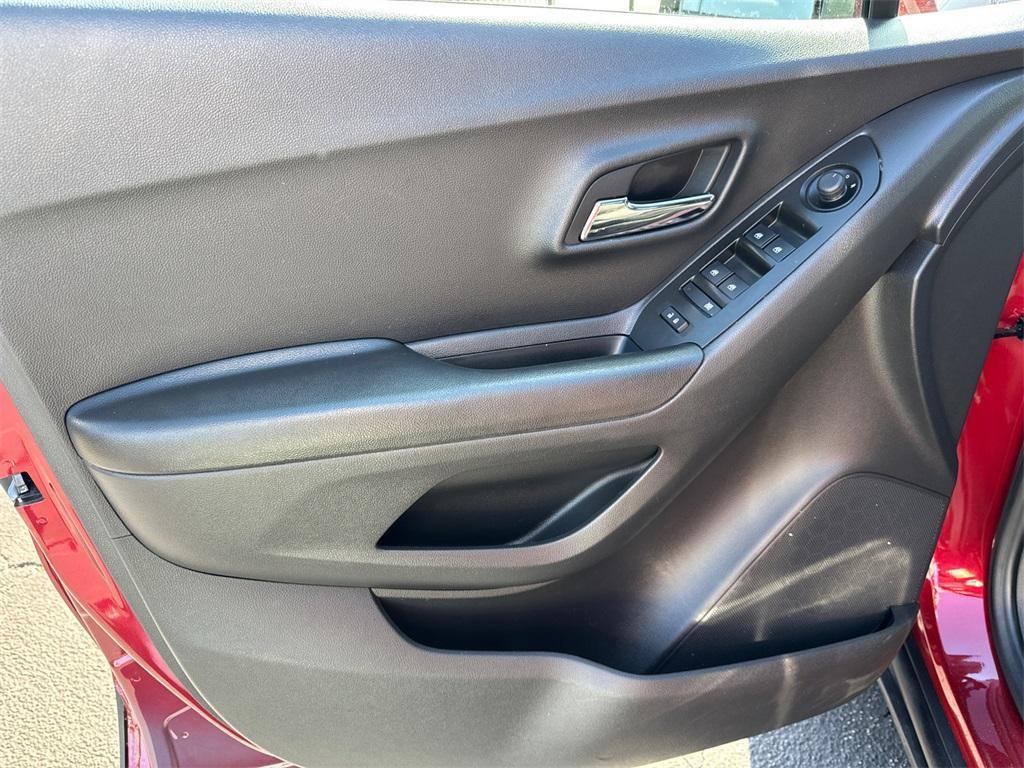 used 2021 Chevrolet Trax car, priced at $14,996