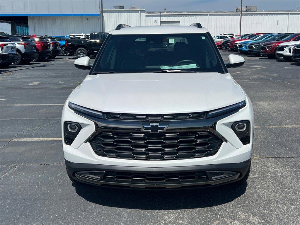 new 2025 Chevrolet TrailBlazer car, priced at $27,475
