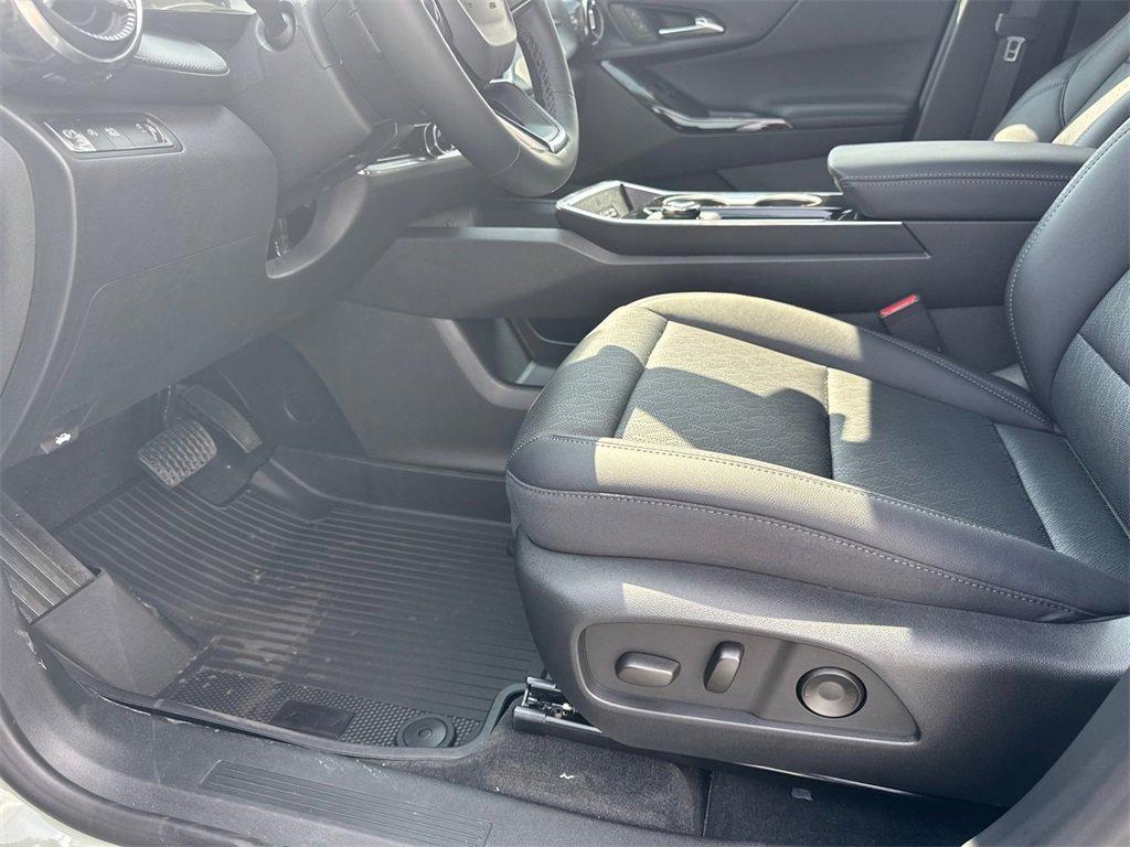 new 2026 Chevrolet Equinox car, priced at $27,815