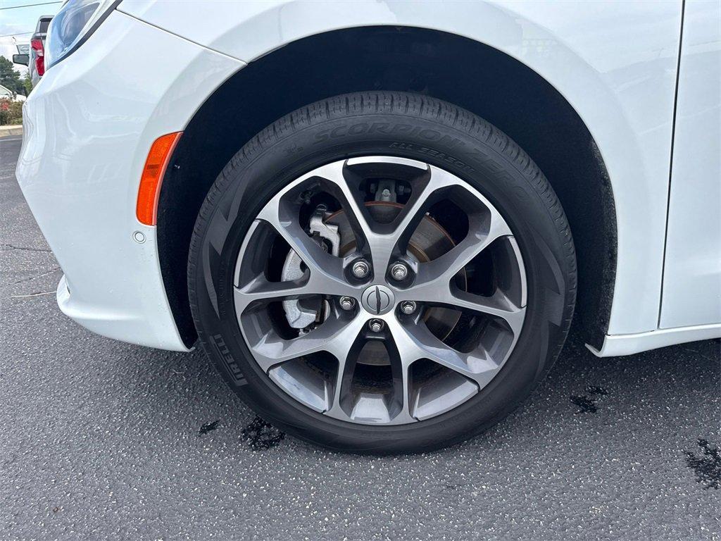 used 2021 Chrysler Pacifica car, priced at $29,544