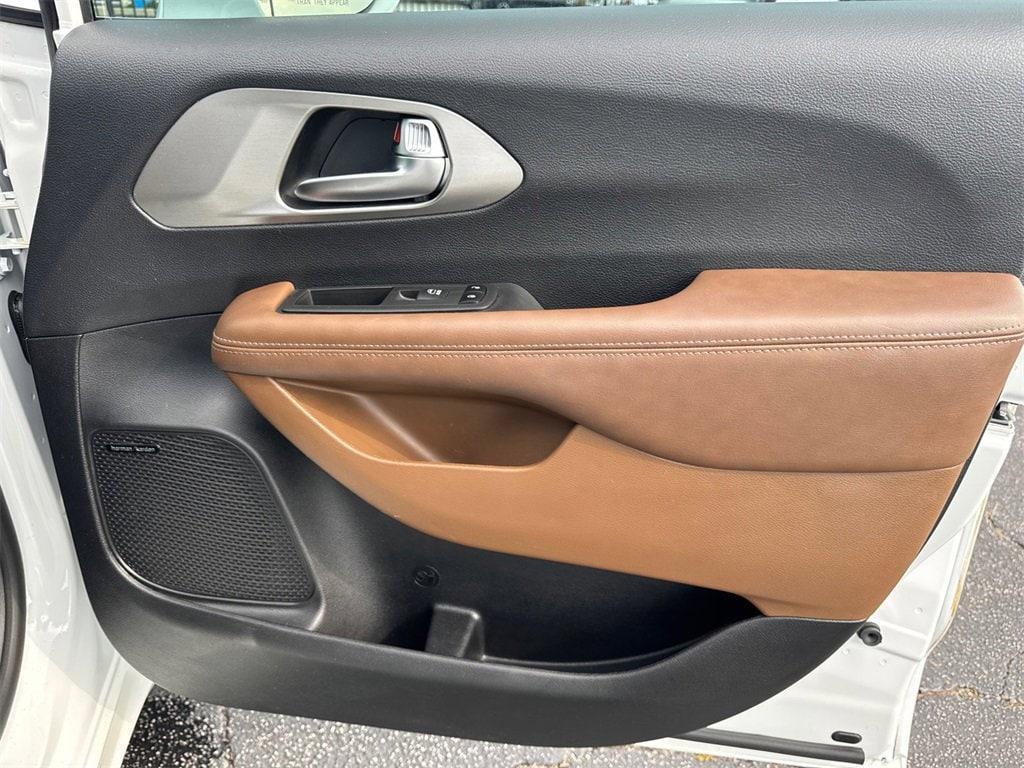 used 2021 Chrysler Pacifica car, priced at $29,544