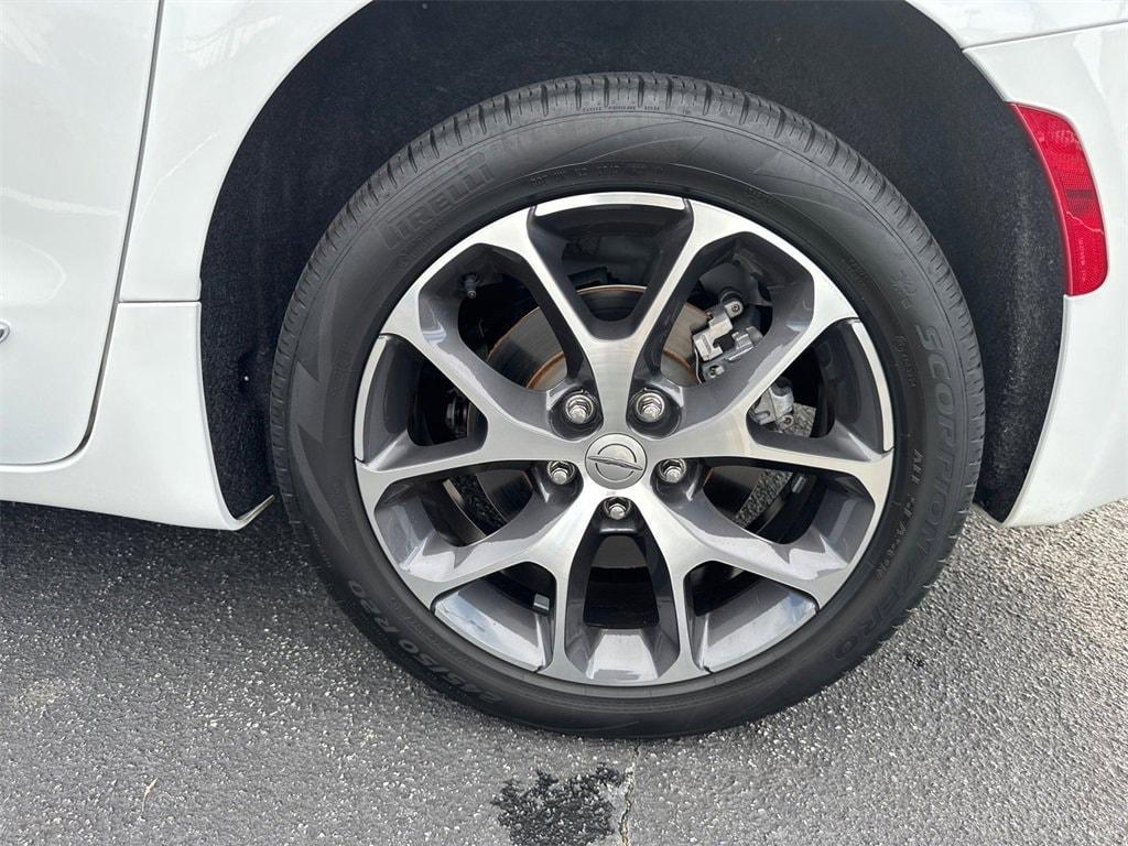 used 2021 Chrysler Pacifica car, priced at $29,544